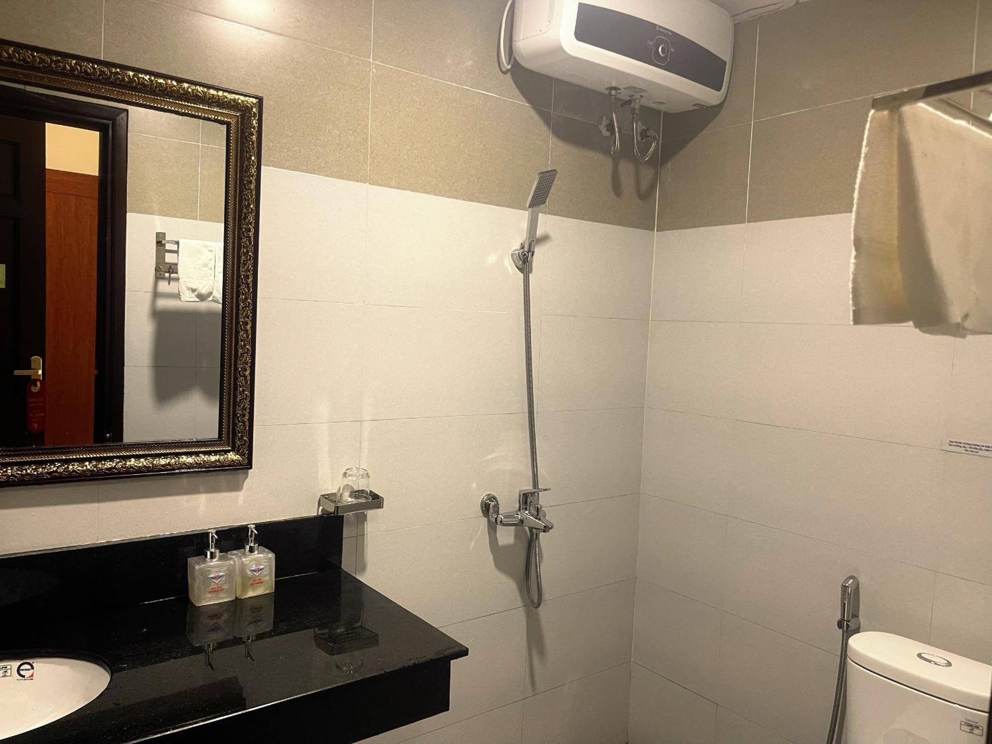 Khach San Hoa Binh Quang Tri Hotel Dong Ha Exterior foto