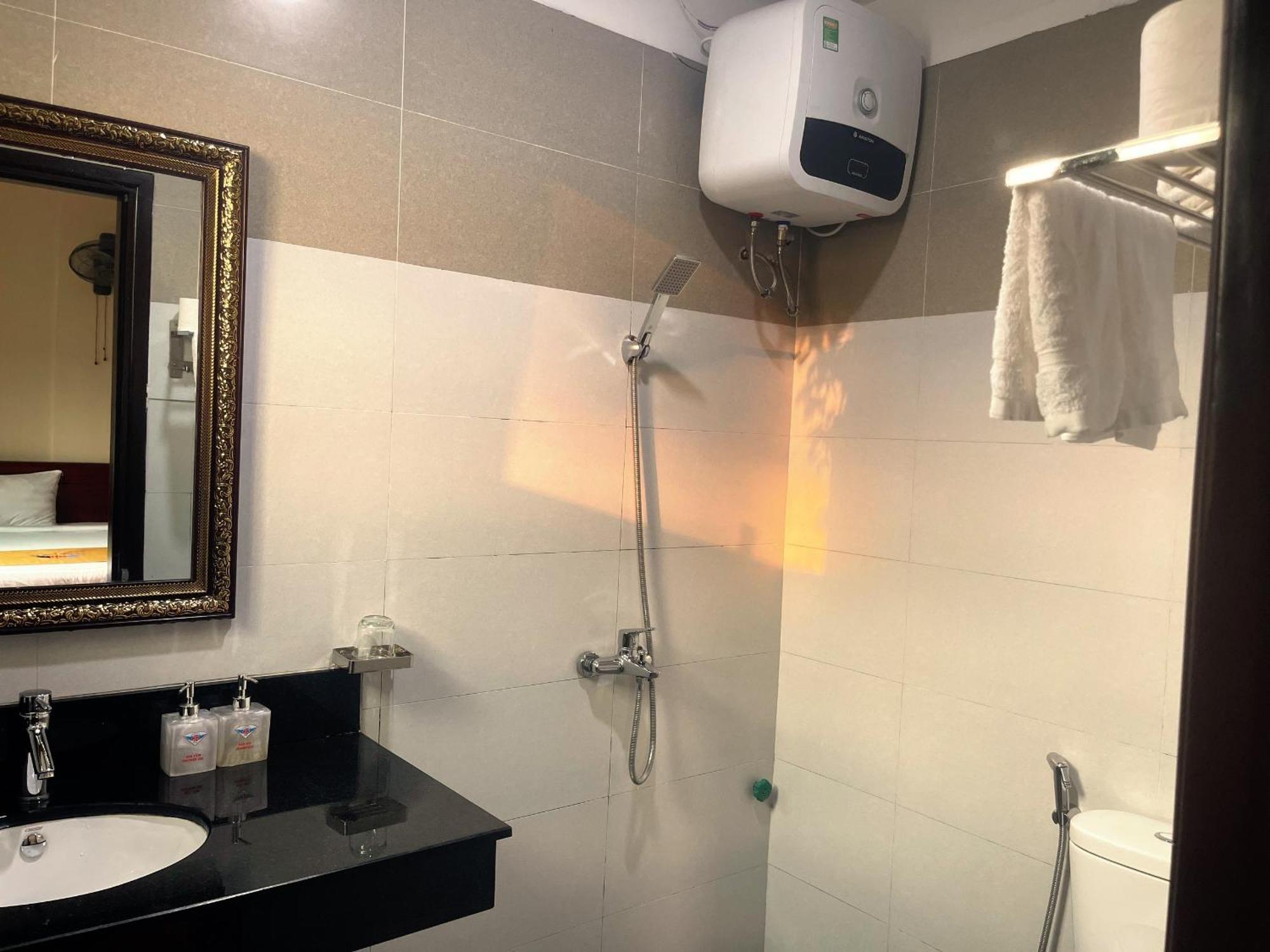 Khach San Hoa Binh Quang Tri Hotel Dong Ha Exterior foto